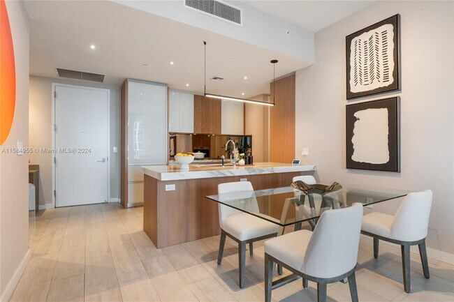 Foto del edificio - 2831 S Bayshore Dr