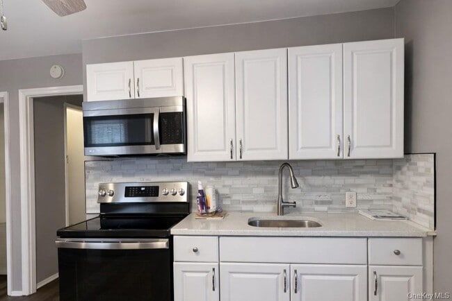 Building Photo - 83 E Lido Promenade