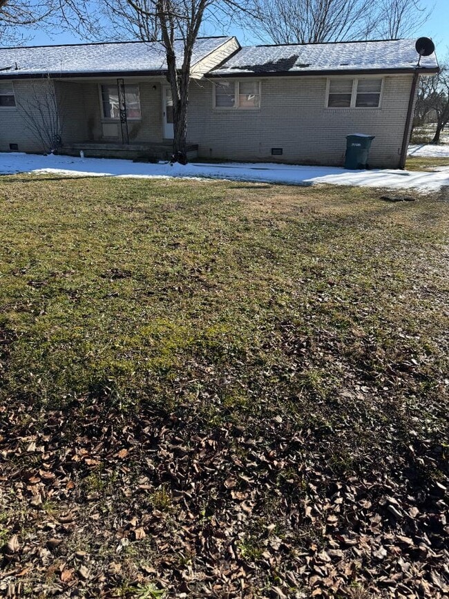 Building Photo - 420 Sam Houston Dr