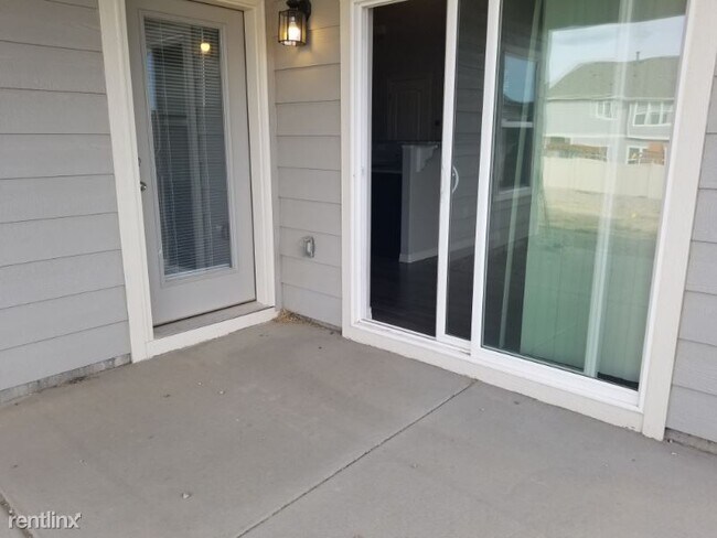 Foto del edificio - 3 br, 3 bath House - 10714 Calista Way