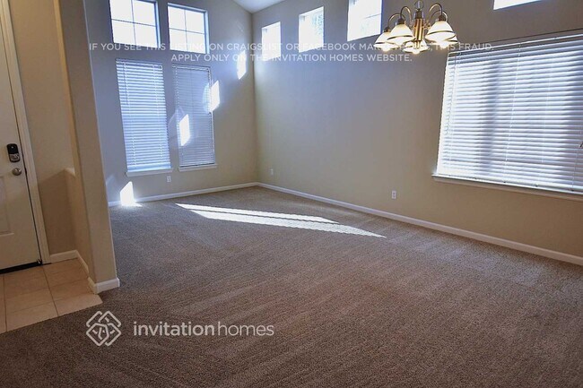 Foto del edificio - 8252 Grisham Way