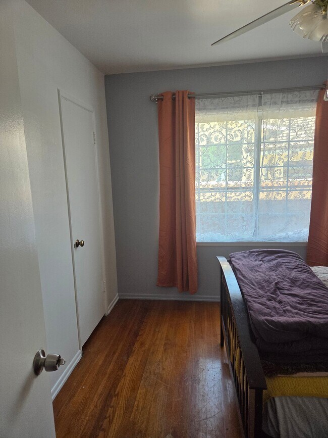Foto del edificio - 7806 Devenir Ave