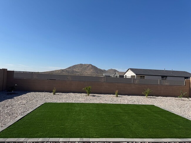 Foto del edificio - 3 bed 2.5 bath brand new home