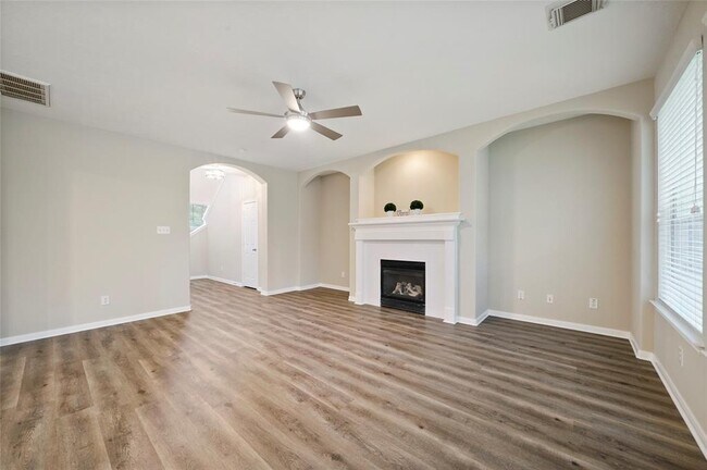 Building Photo - 130 W Burberry Cir