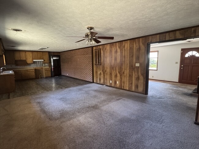 Building Photo - 1780 N Hl St Ext