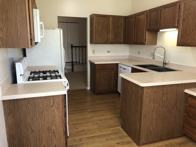 Building Photo - 1282 N Streamwood Ln