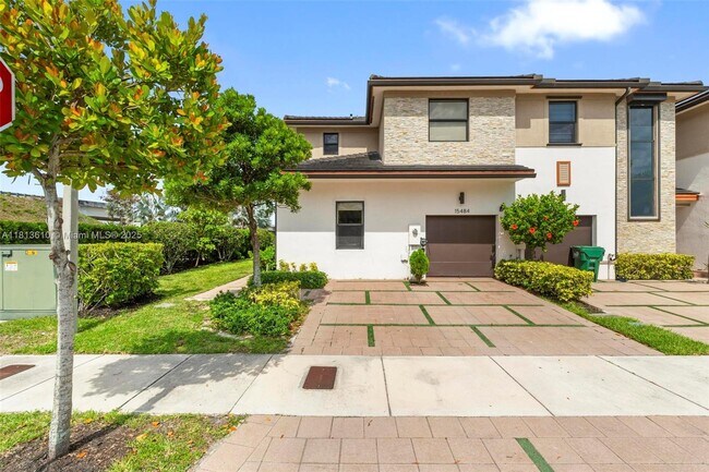 Foto del edificio - 15484 NW 91st Ct