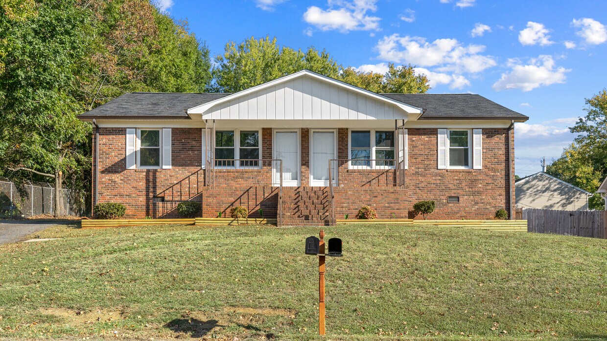 1008 Trinity St, Thomasville, NC 27360 Townhome Rentals in