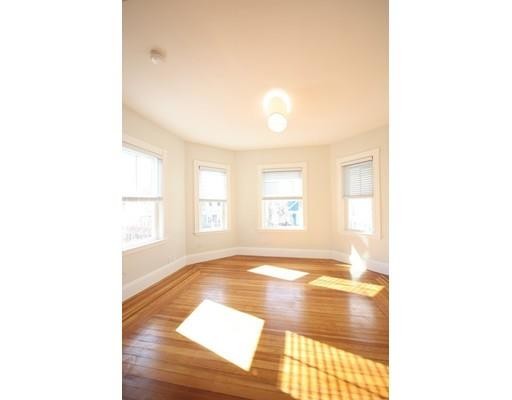 Building Photo - 61 Marlboro St