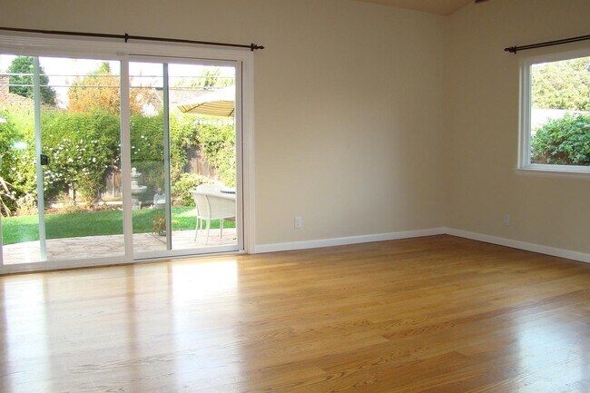 Building Photo - 2415 Appley Way