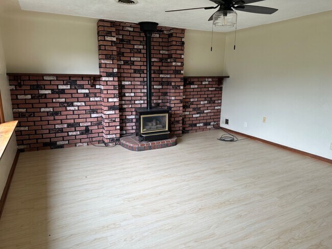 Foto del edificio - 881 Moyer Ave