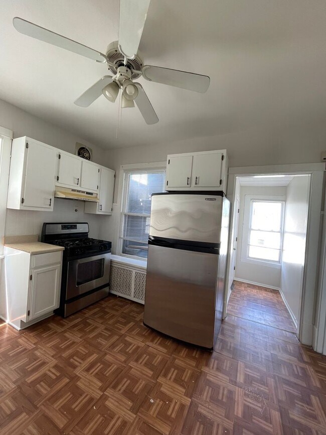 Foto del edificio - 5310 W Waveland