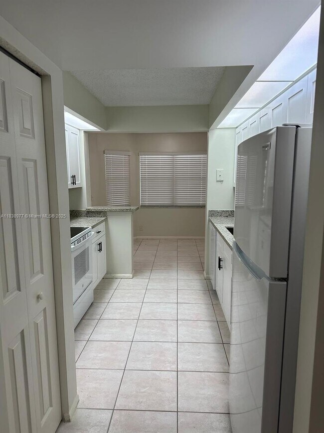 Foto del edificio - 1000 SW 125th Ave