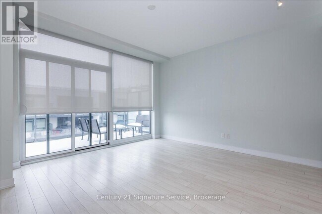 Building Photo - 271-4271 Sea Ray Ave