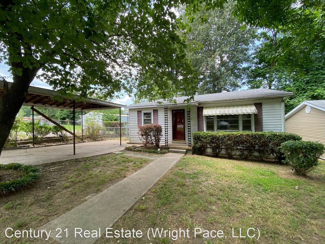 Primary Photo - 2 br, 1 bath House - 504 Campus