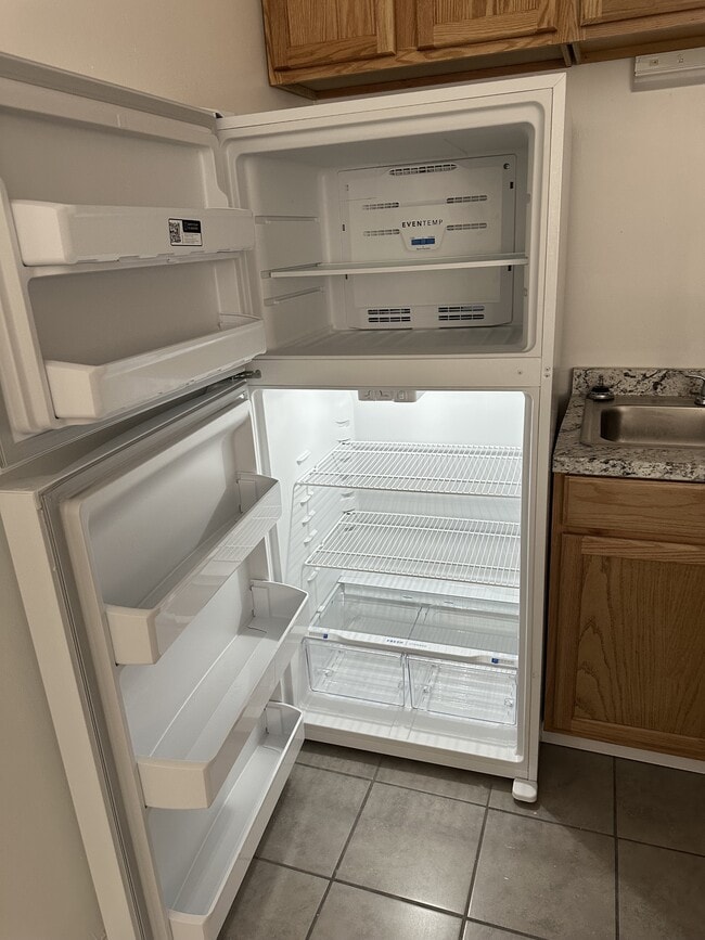 Building Photo - 182 E Market St