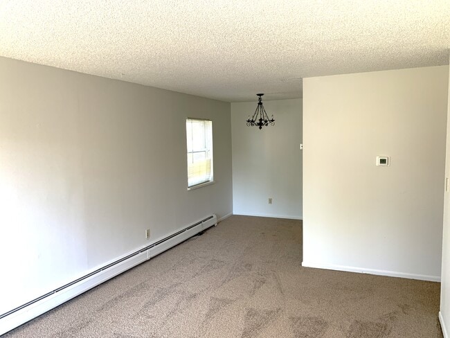 Building Photo - 1200 Golden Cir