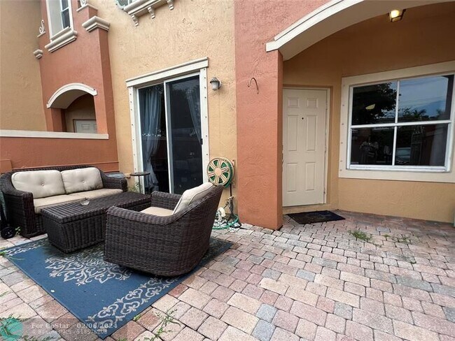 Building Photo - 2230 Coral Reef Ct