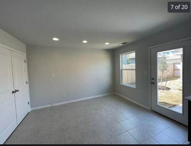 Foto del edificio - 17922 Giglio Wy