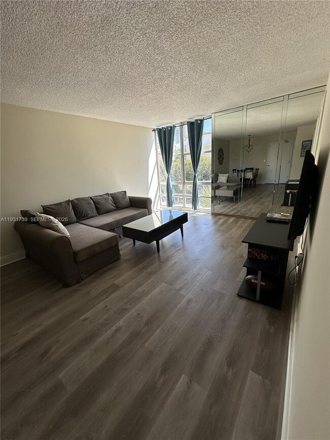 Foto del edificio - 210 172nd St