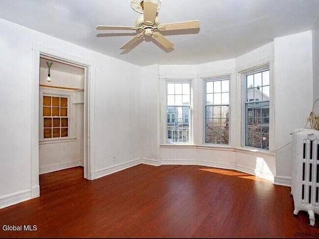 Foto del edificio - 459 Hamilton St