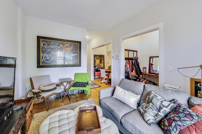 Foto del edificio - 2700 N Artesian Ave