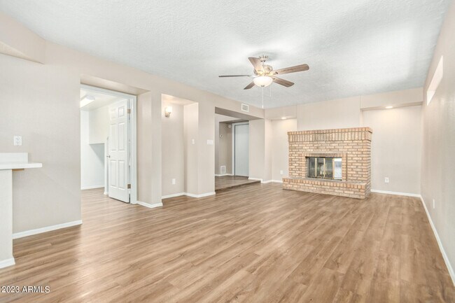 Building Photo - 6920 W Morrow Dr
