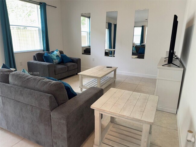 Foto del edificio - 2686 SE 13th Ct