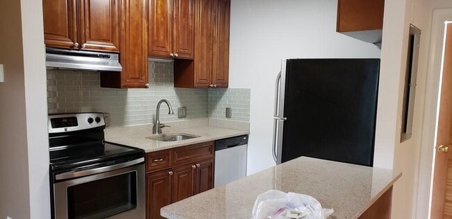 Foto del edificio - 117 Tall Oaks Dr