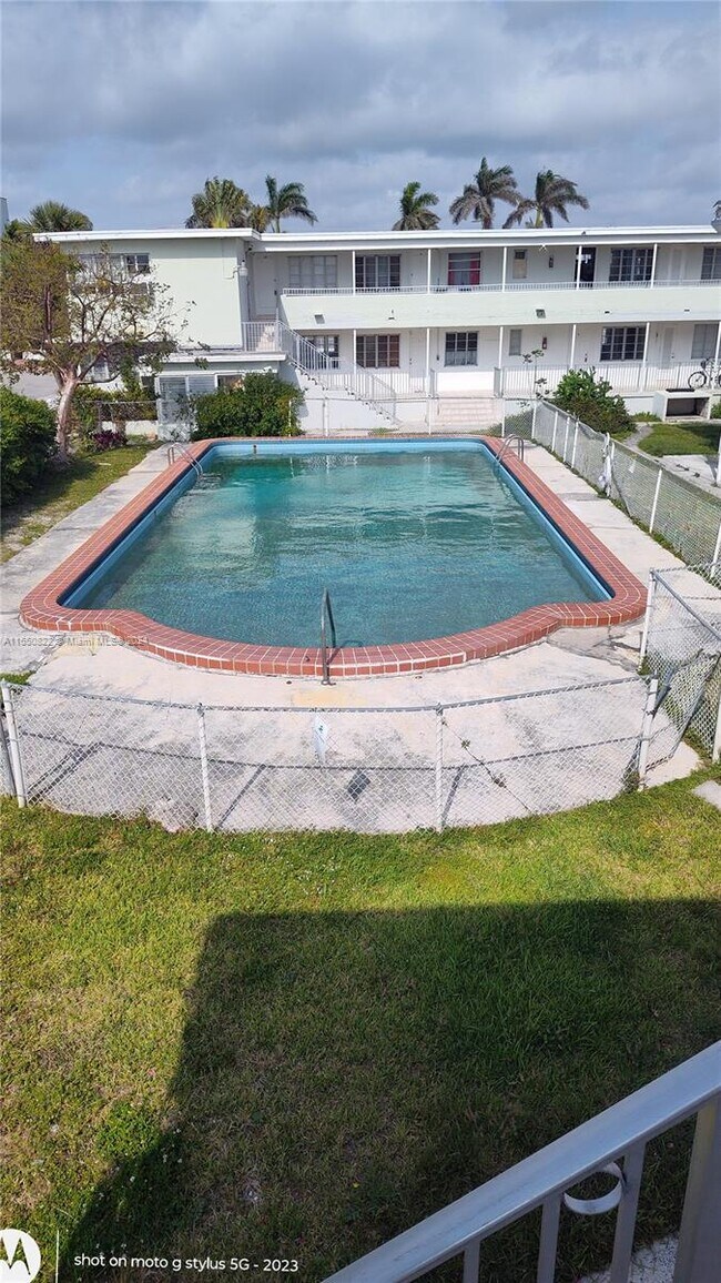 Foto del edificio - 321 83rd St