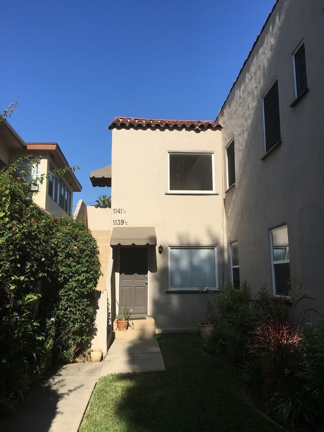Primary Photo - 1139 S Oakhurst Dr