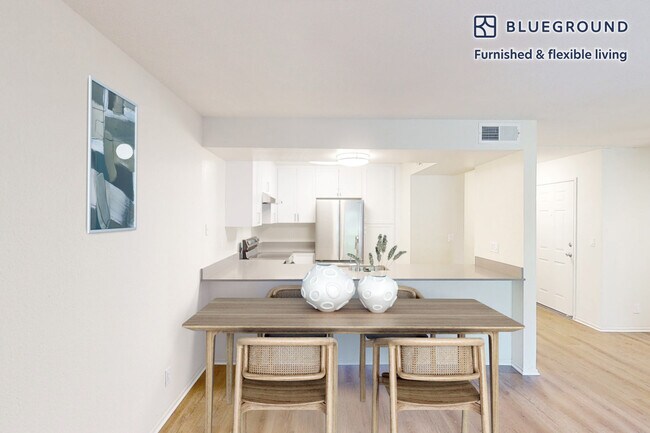 Building Photo - 400 Appian Way