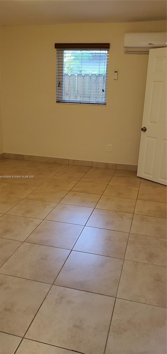 Foto del edificio - 1740 NE 148th St