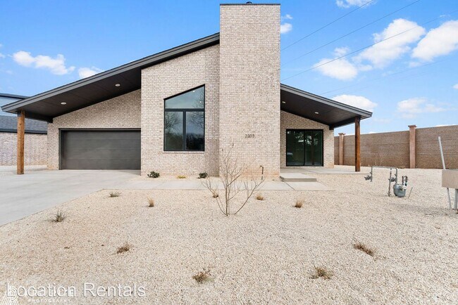 Building Photo - 3 br, 3 bath House - 2303 Toledo Avenue