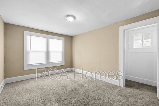 Foto del edificio - 4118 E Washington St