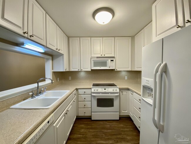Building Photo - 9022 Governors Pl Ct