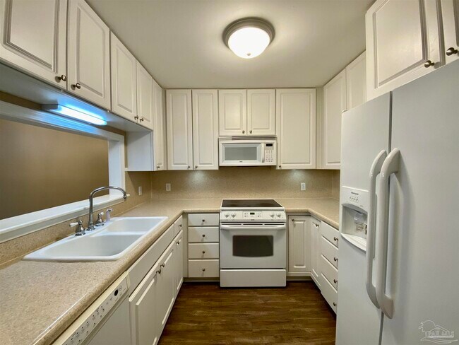 Foto del edificio - 9022 Governors Pl Ct
