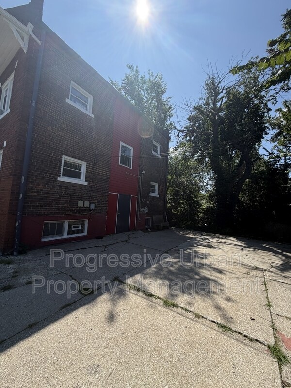 Foto del edificio - 3412 E 147th St