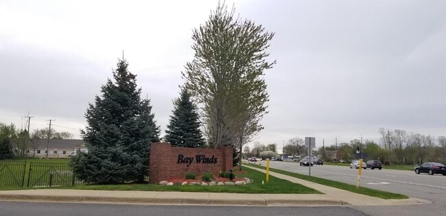 Building Photo - 2 Bedroom, 1.5 Bath Townhouse w/ Garage & Huge Master Bedroom. Full Sized Washer & Dryer In Unit.