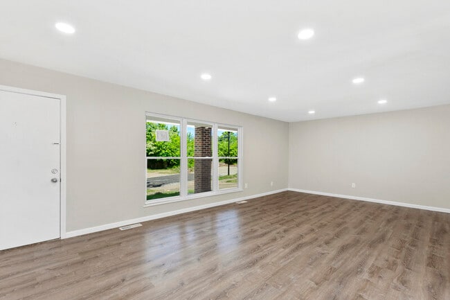Building Photo - 14524 Fox Chase Dr
