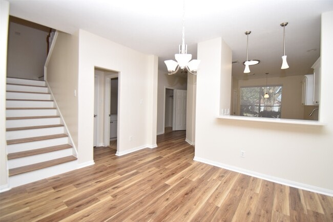 Foto del edificio - 2427 Teal Run Pl Dr