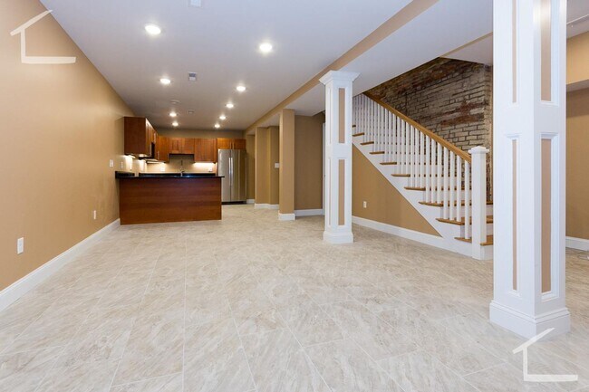 Foto del edificio - 9/1 Renovated two-level 5BR/2BA near Longw...