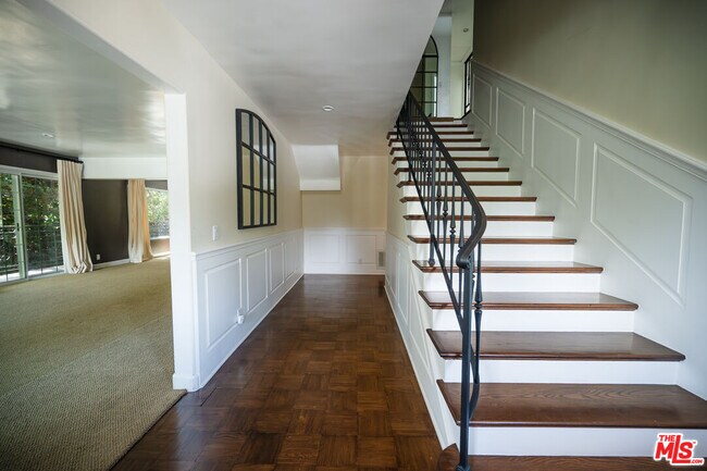 Foto del edificio - 503 N Greencraig Rd