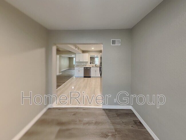 Foto del edificio - 651 22nd St NW
