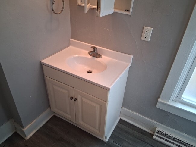 Building Photo - 201 N 20th St