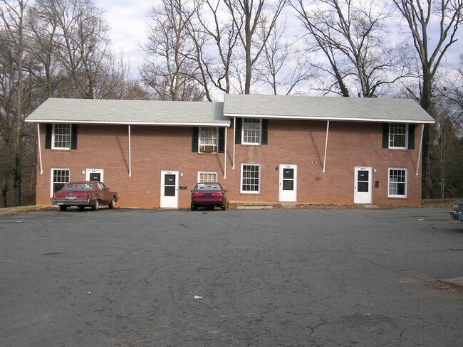 Primary Photo - 404-416 Coxe Ave