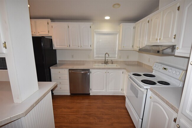 Foto del edificio - 10007 Elderberry Park Ln