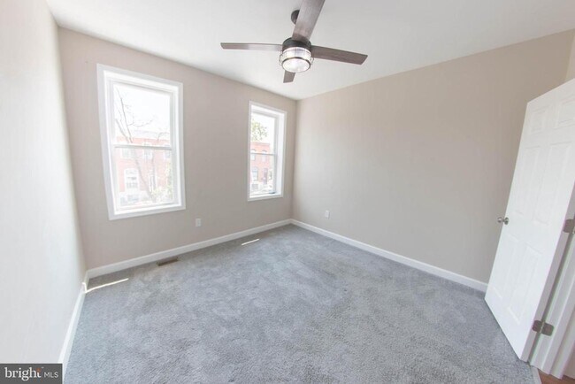 Foto del edificio - 636 S Kenwood Ave
