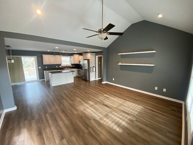 Foto del edificio - 1003 Jackson Heights Rd