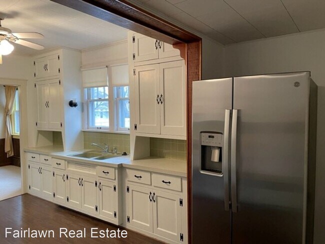 Building Photo - 2 br, 2 bath House - 310 E High St